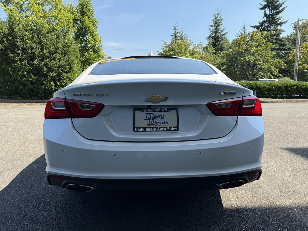 2017 Chevrolet Malibu Image 8