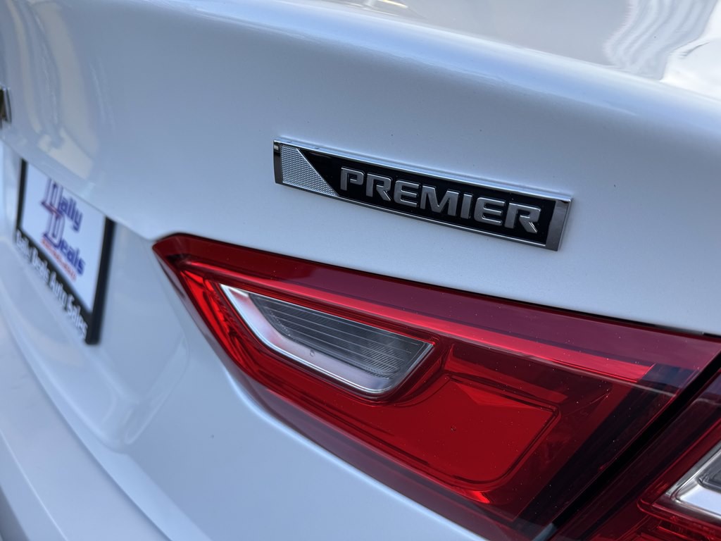 2017 Chevrolet Malibu Image 10