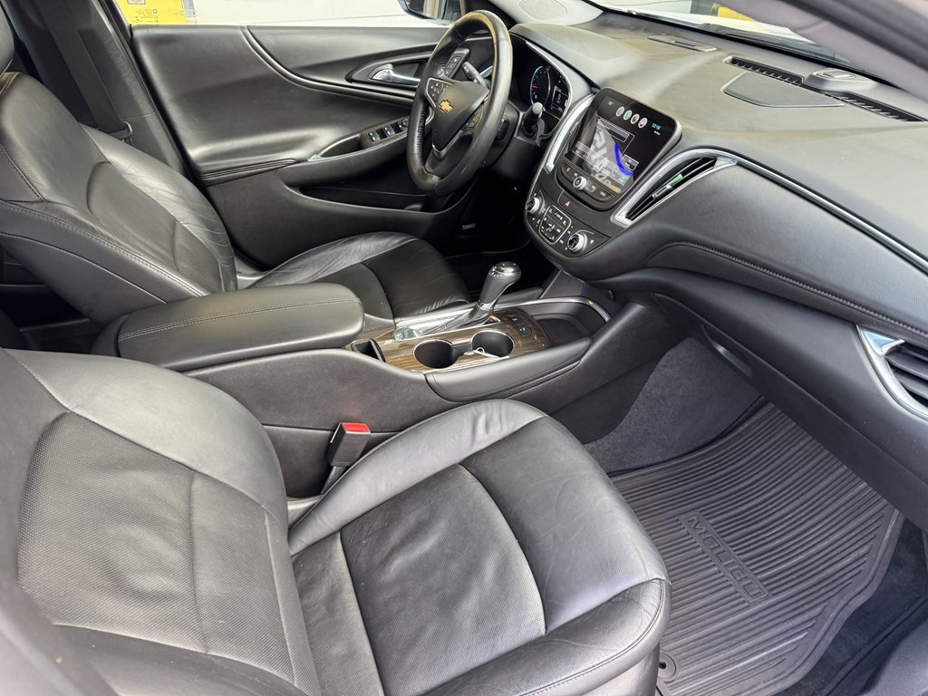 2017 Chevrolet Malibu Image 14