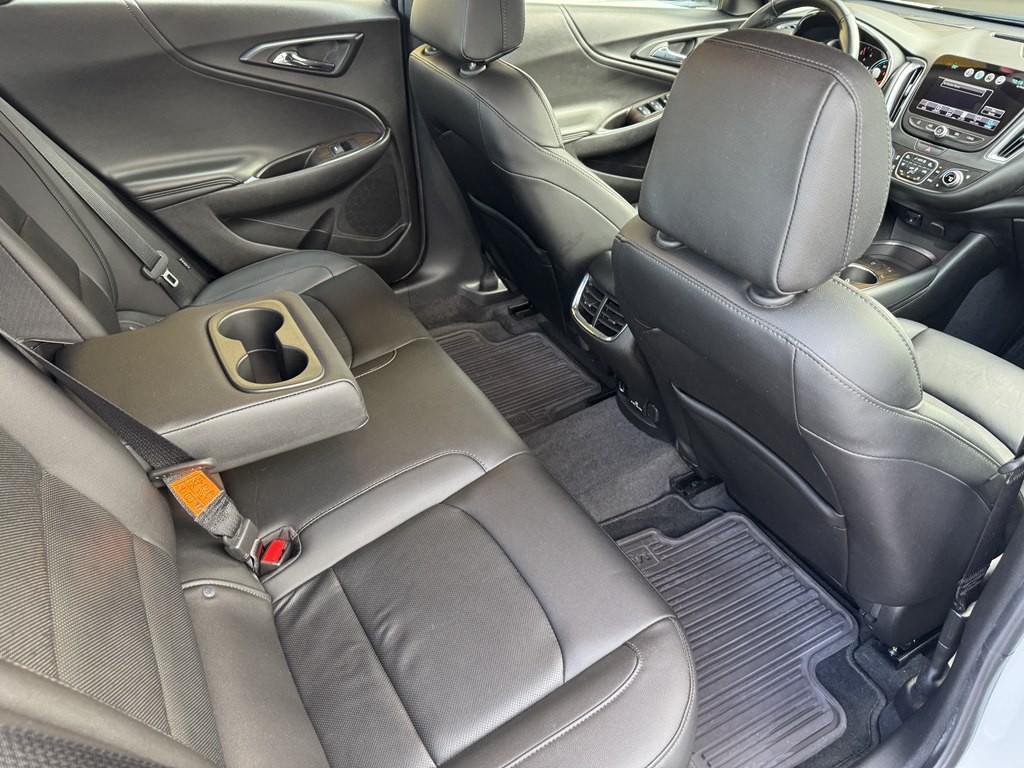 2017 Chevrolet Malibu Image 16