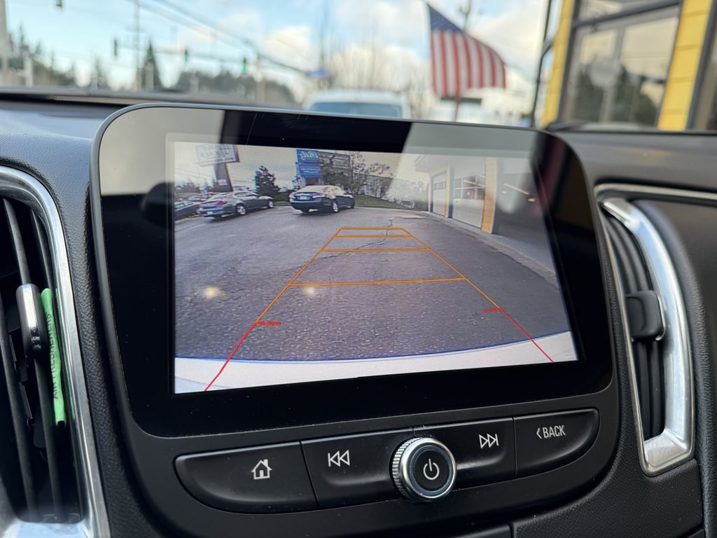 2017 Chevrolet Malibu Image 18