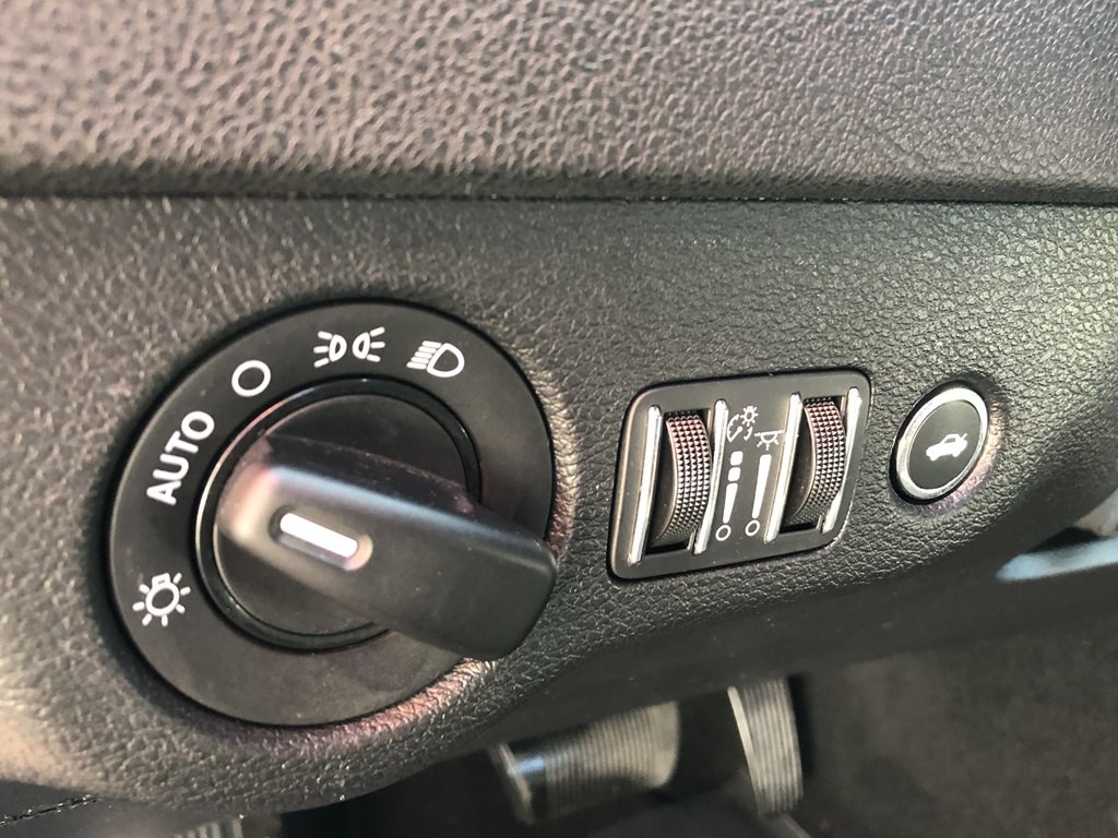 2022 Dodge Charger Image 18