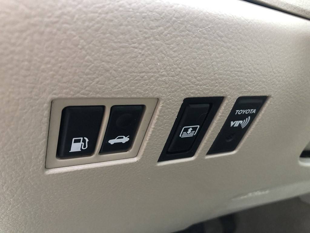 2006 Toyota Avalon Image 19