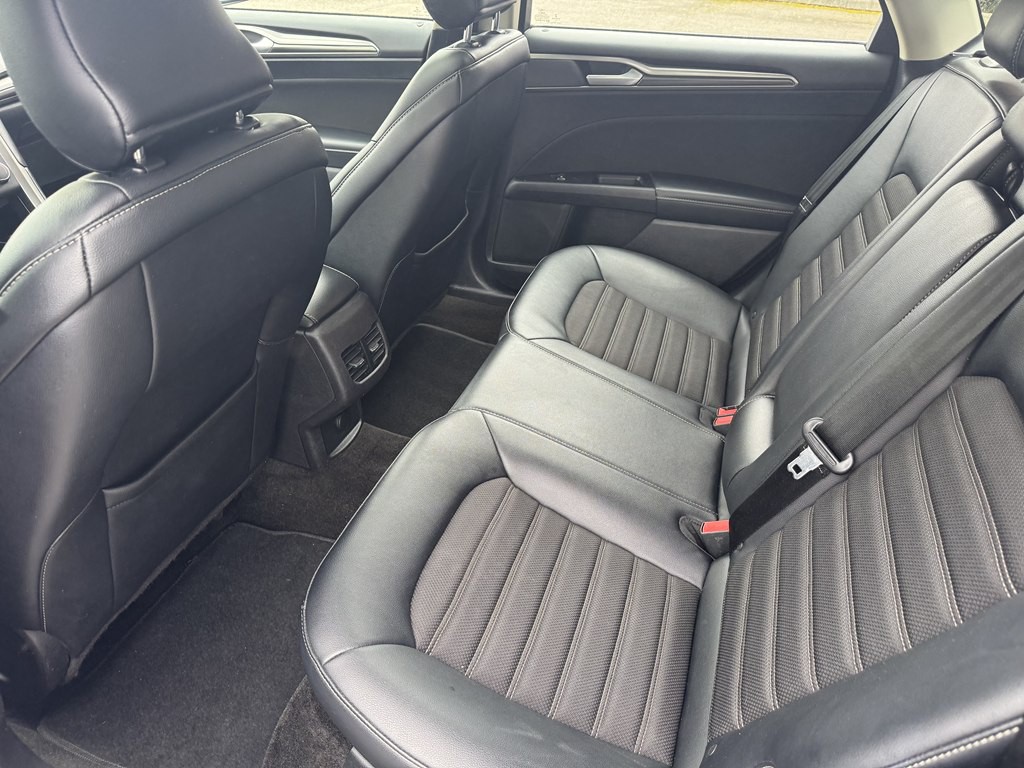 2017 Ford Fusion Image 17