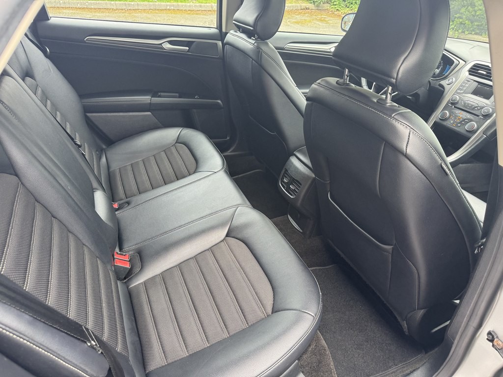 2017 Ford Fusion Image 19