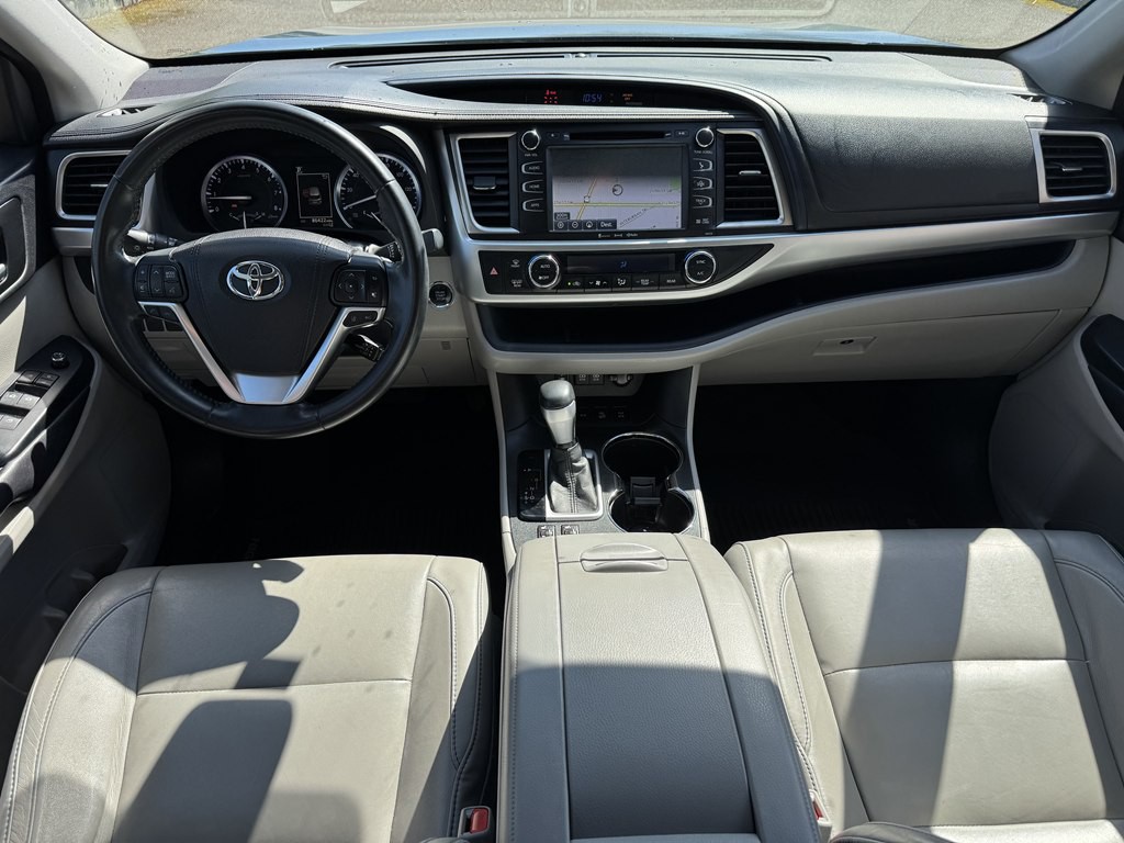 2017 Toyota Highlander Image 14