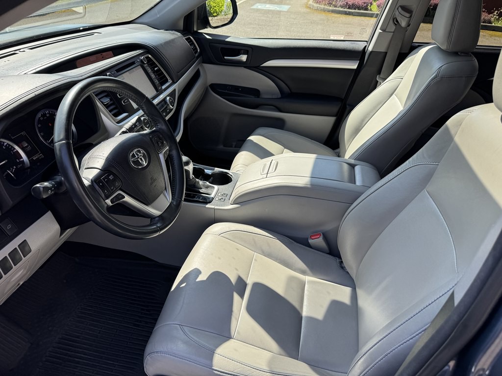 2017 Toyota Highlander Image 15