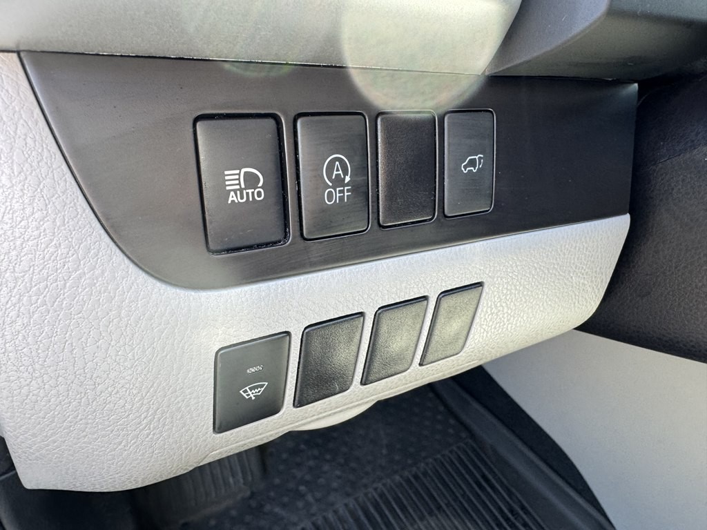 2017 Toyota Highlander Image 24