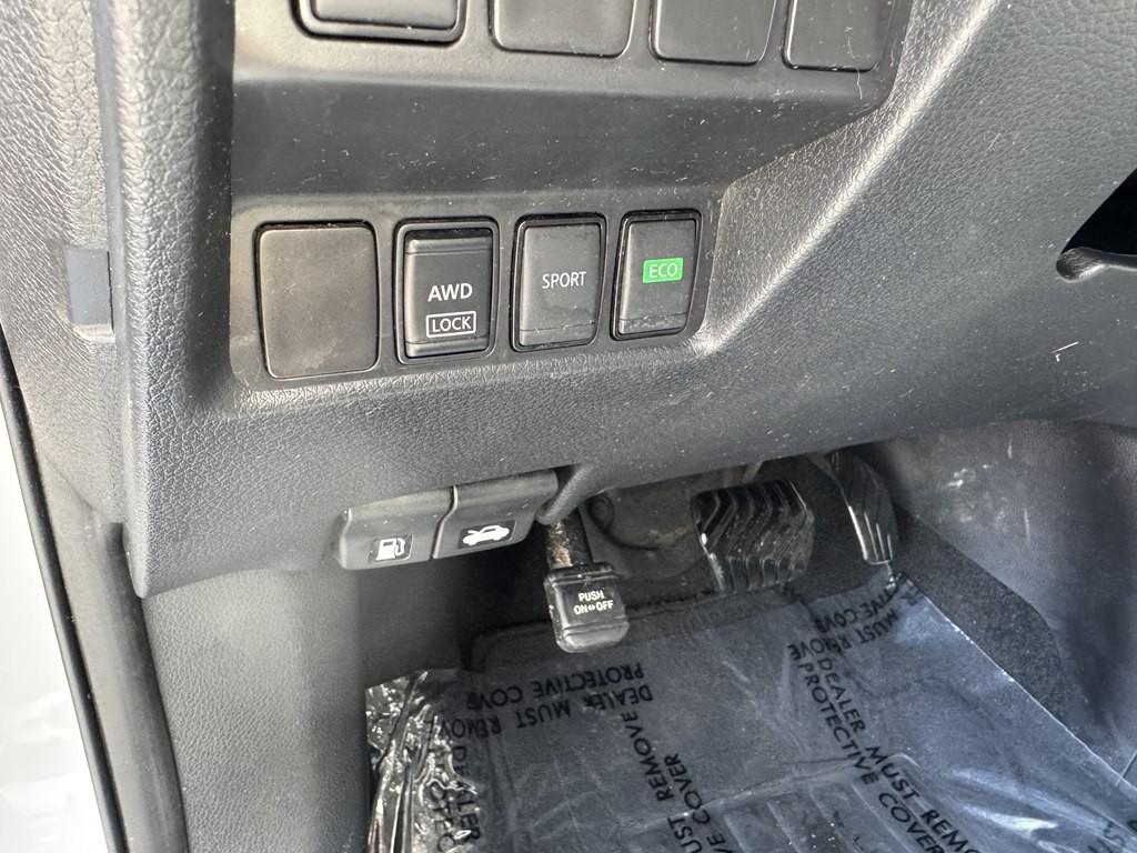 2017 Nissan Rogue Image 23