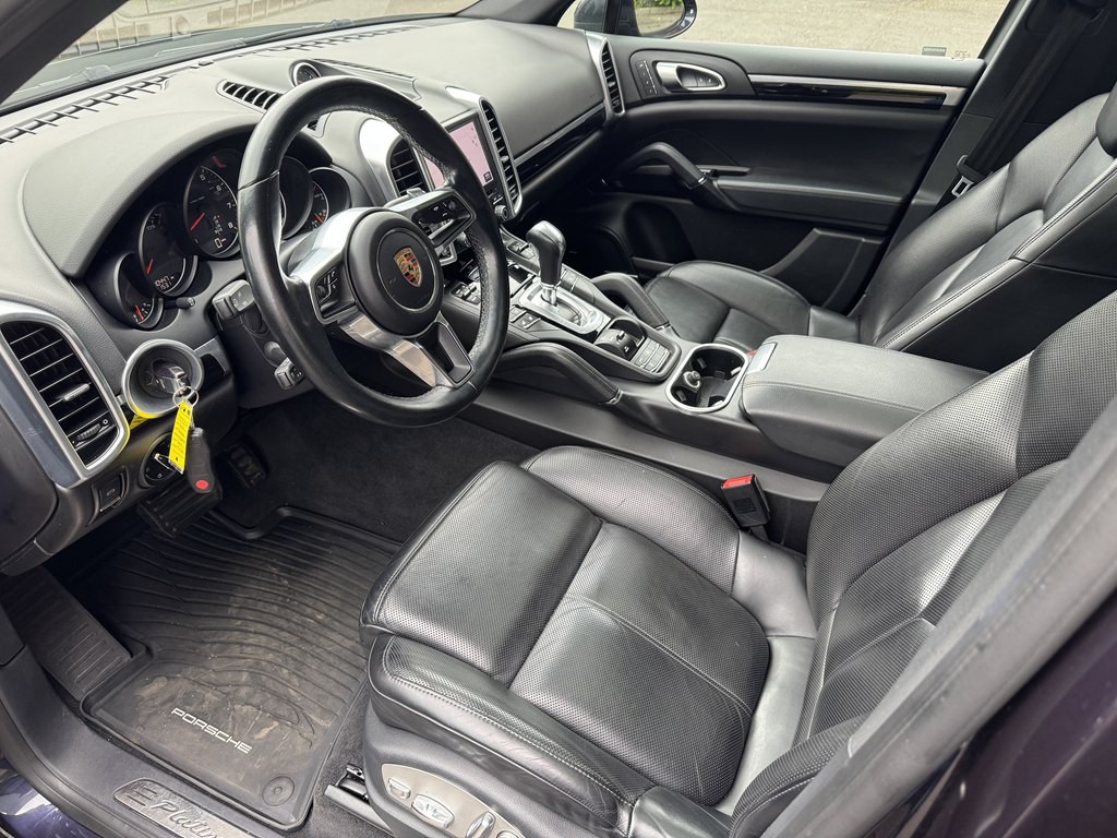 2017 Porsche Cayenne Image 16