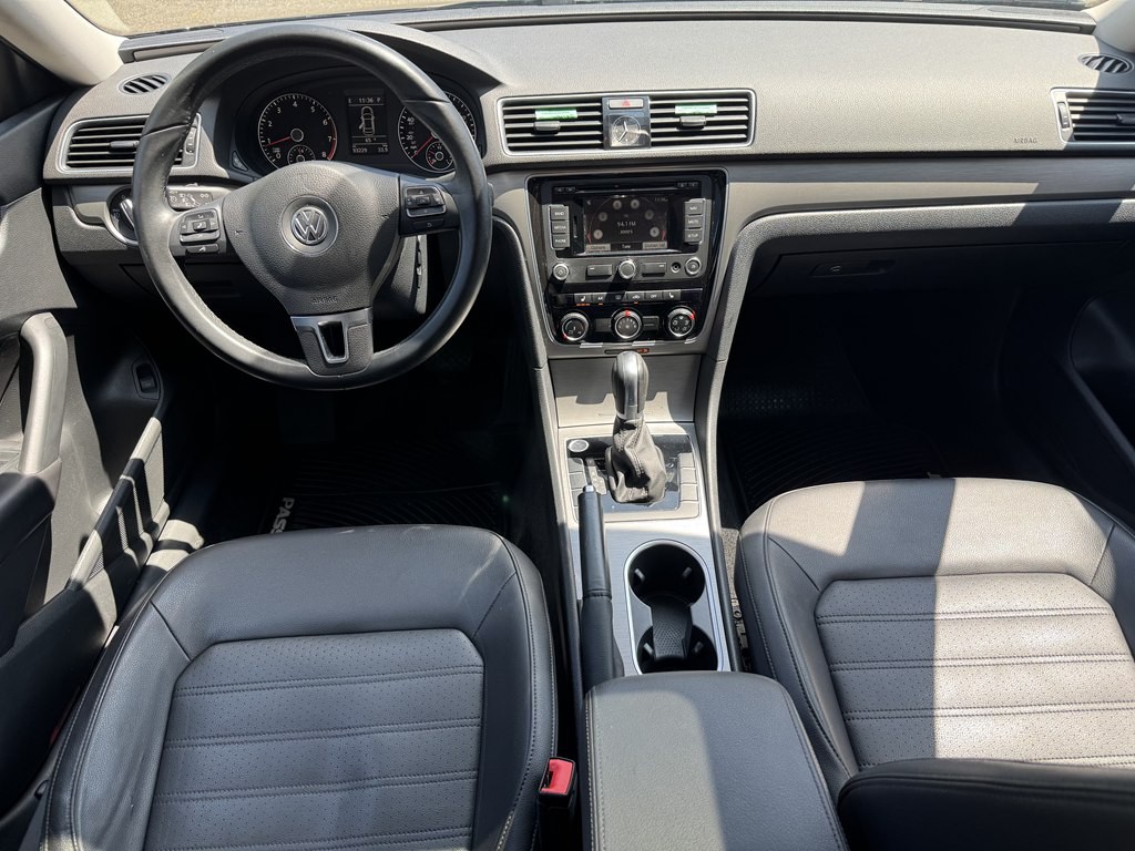 2015 Volkswagen Passat Image 13