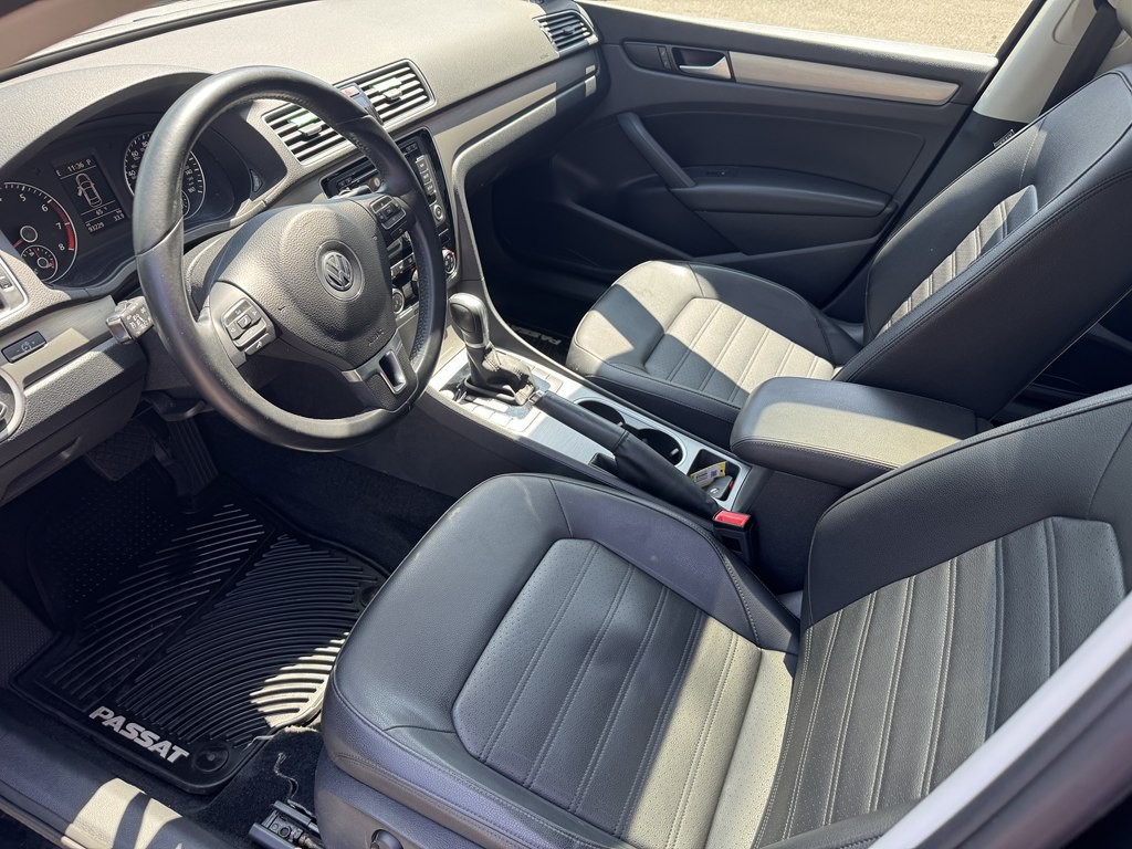 2015 Volkswagen Passat Image 15