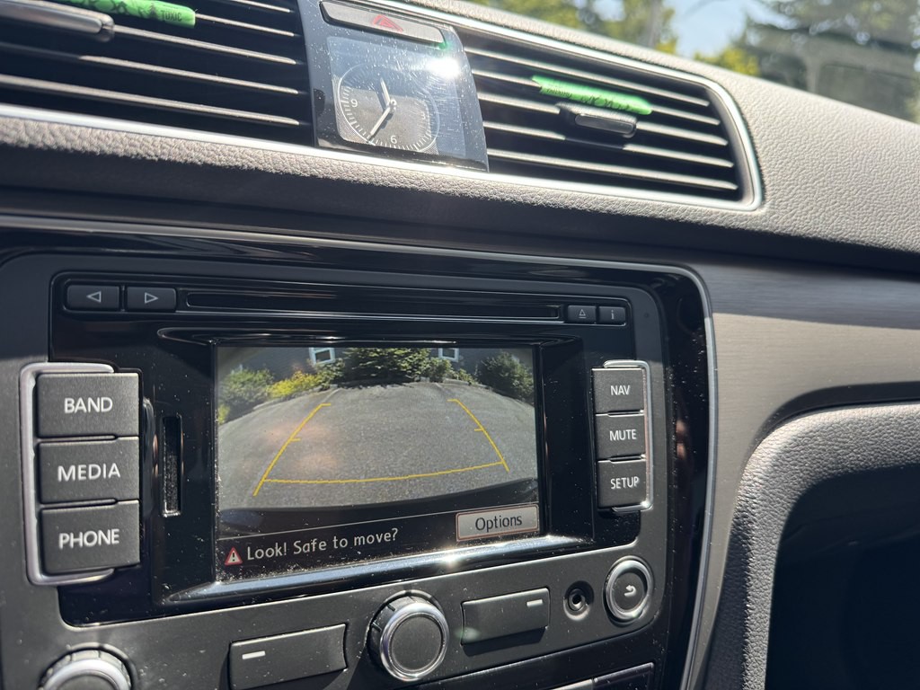 2015 Volkswagen Passat Image 19