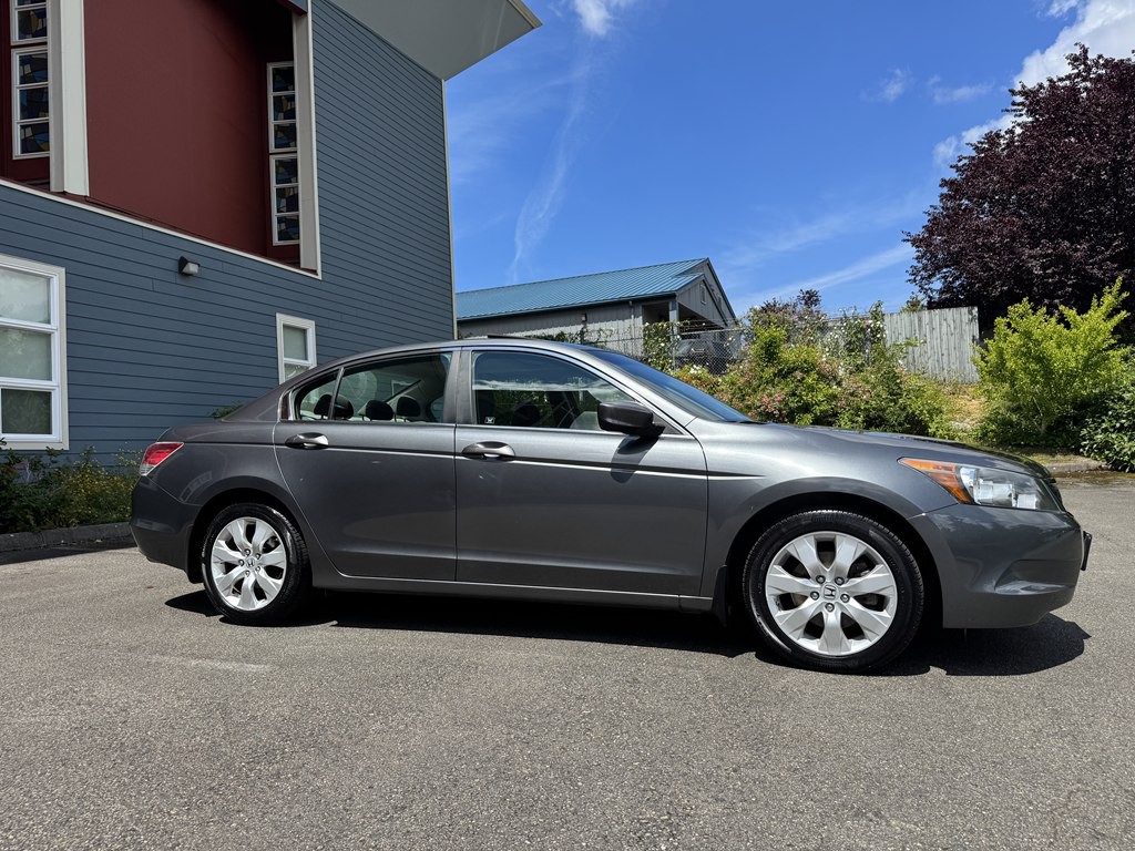 2010 Honda Accord Image 2