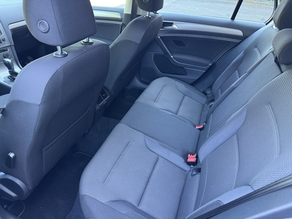 2017 Volkswagen Golf Image 17