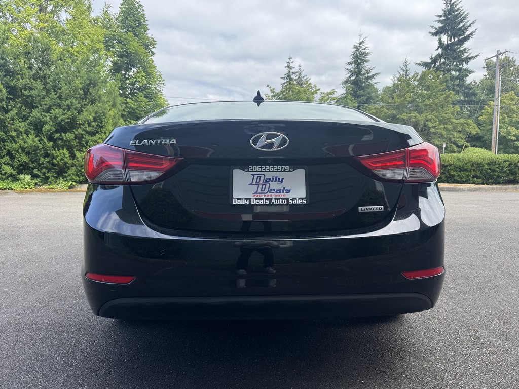 2015 Hyundai Elantra Image 8