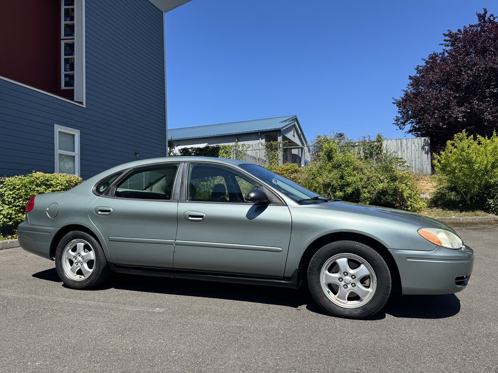 2006 Ford Taurus Image 2