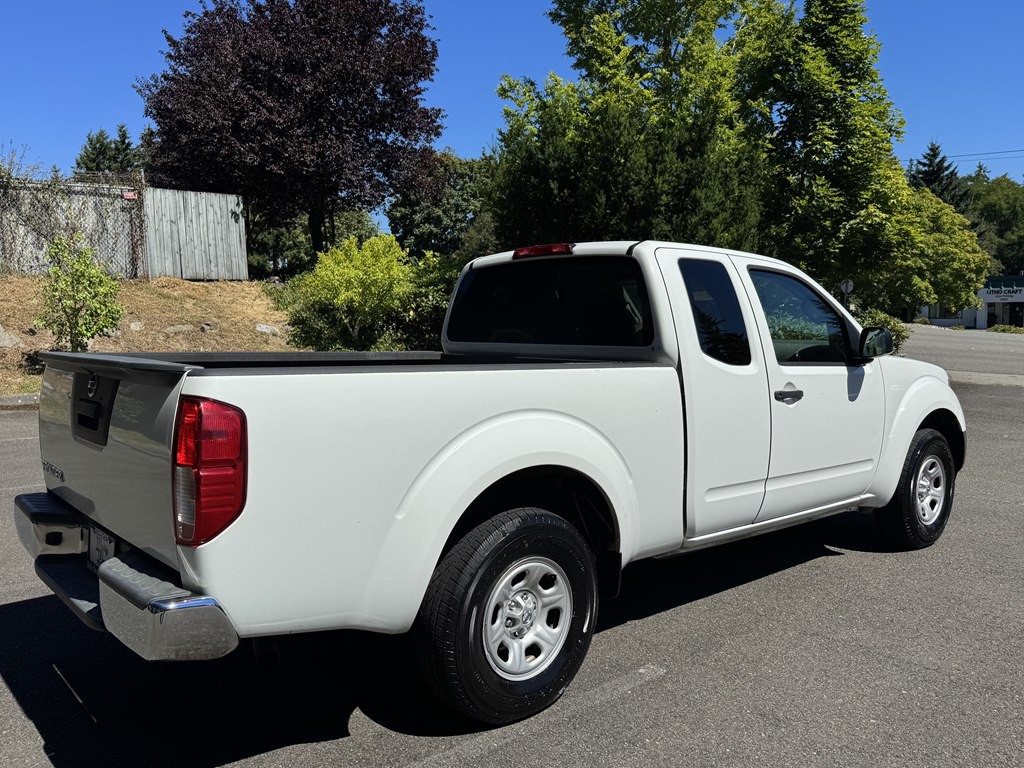 2015 Nissan Frontier Image 3