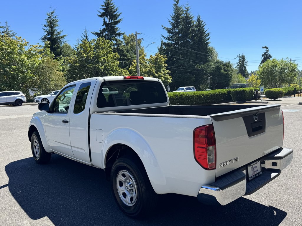2015 Nissan Frontier Image 4