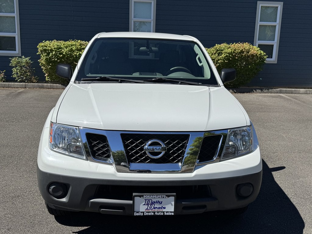 2015 Nissan Frontier Image 9