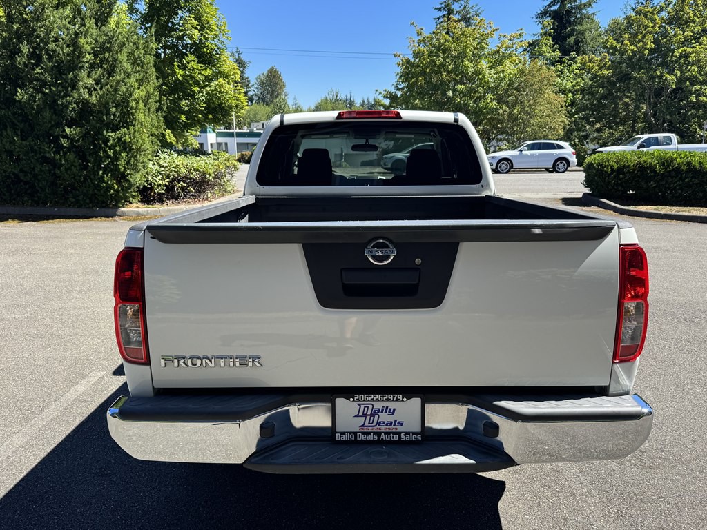 2015 Nissan Frontier Image 10