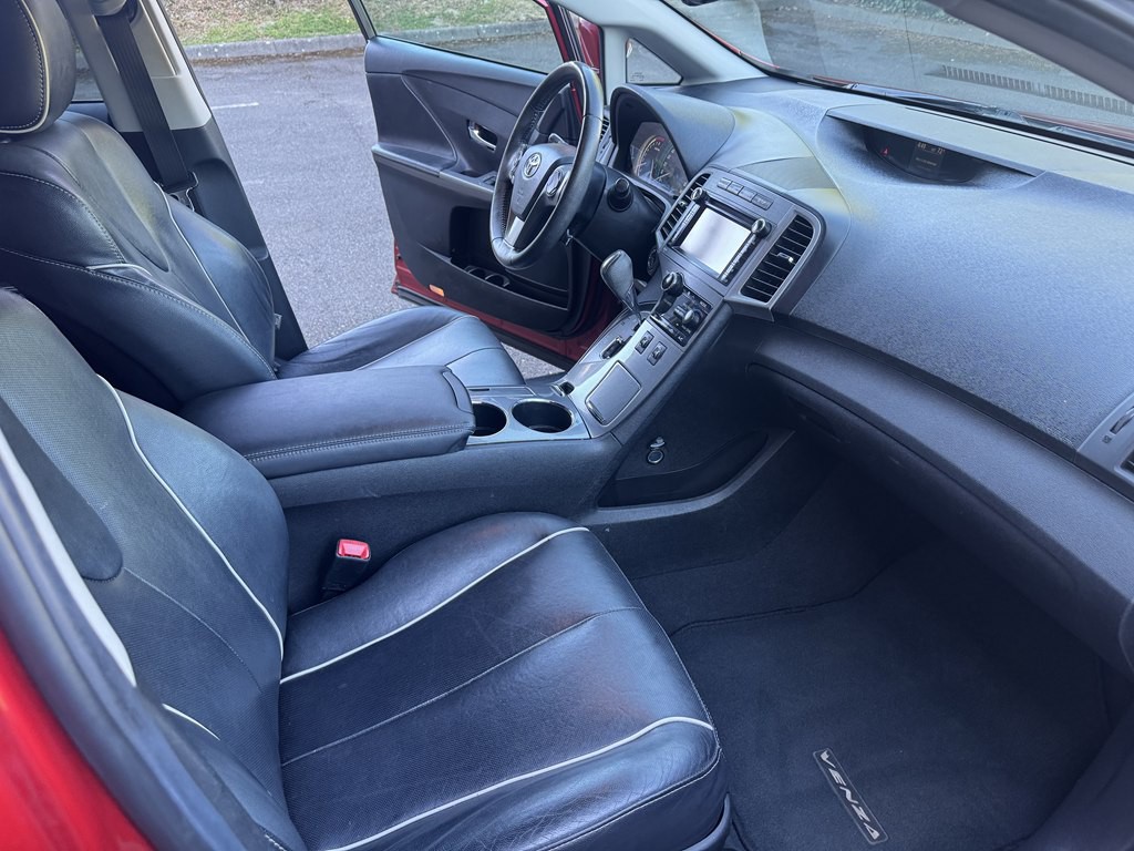 2013 Toyota Venza Image 14