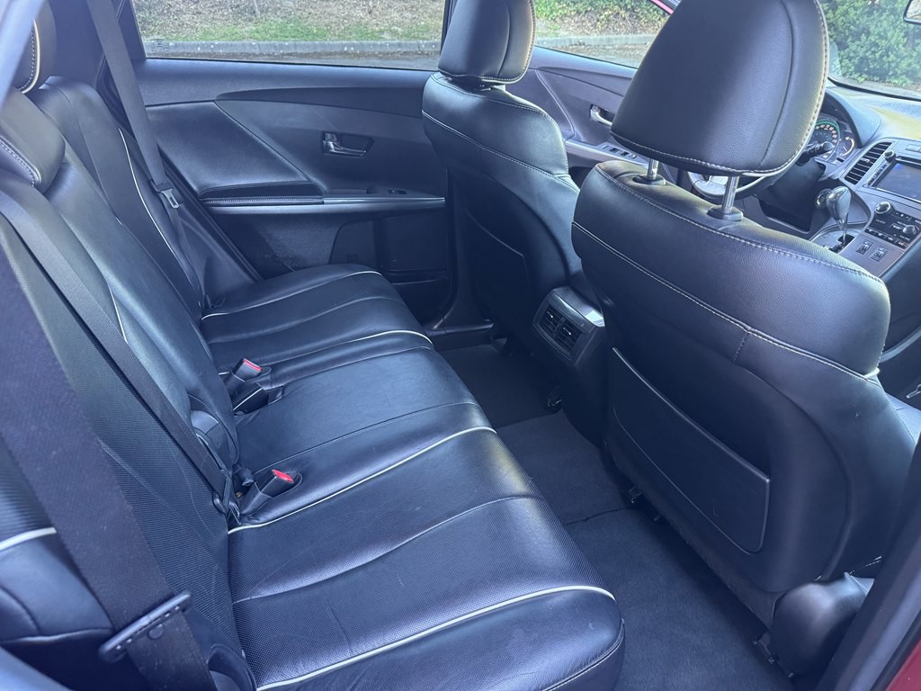 2013 Toyota Venza Image 17