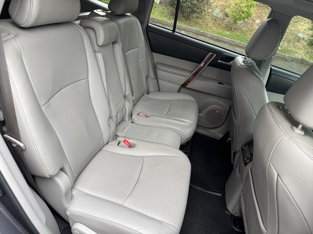 2013 Toyota Highlander Image 18