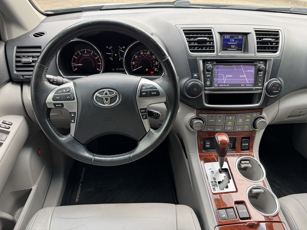 2013 Toyota Highlander Image 24