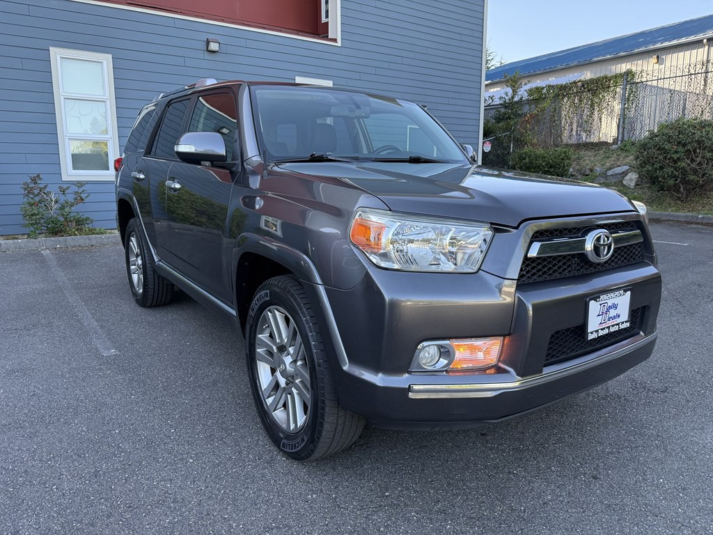 2010 Toyota 4Runner Image 3