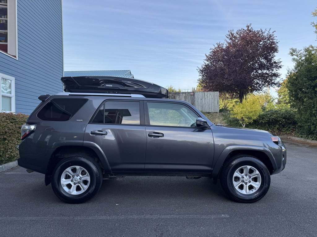 2016 Toyota 4Runner Image 2