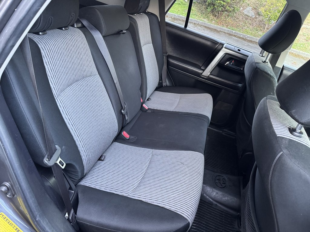2016 Toyota 4Runner Image 19