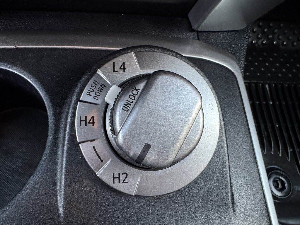 2016 Toyota 4Runner Image 22