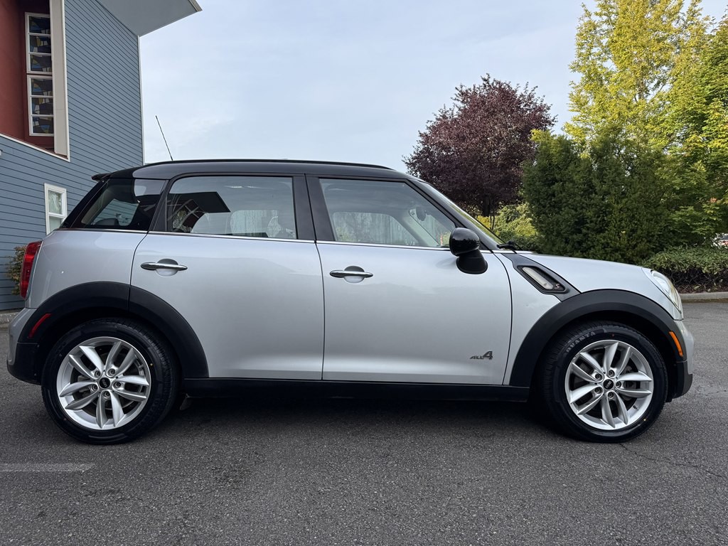 2014 MINI Cooper Image 2