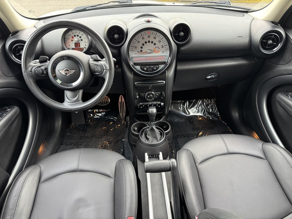 2014 MINI Cooper Image 15