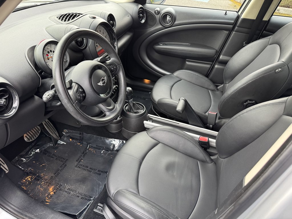2014 MINI Cooper Image 16