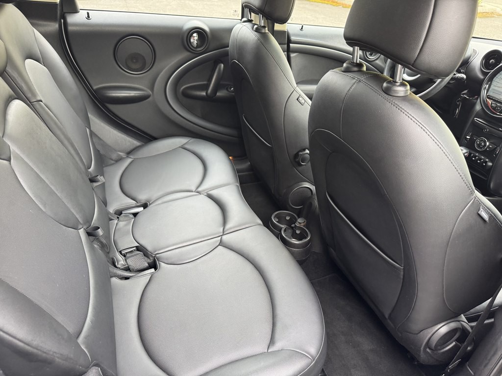 2014 MINI Cooper Image 19