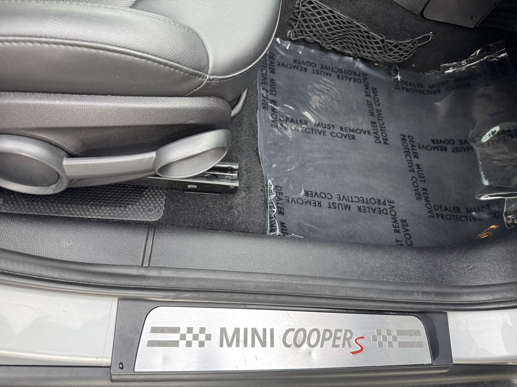 2014 MINI Cooper Image 20
