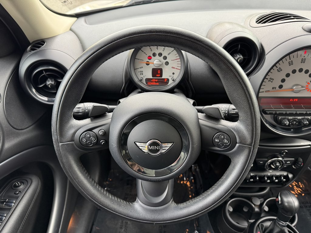 2014 MINI Cooper Image 21