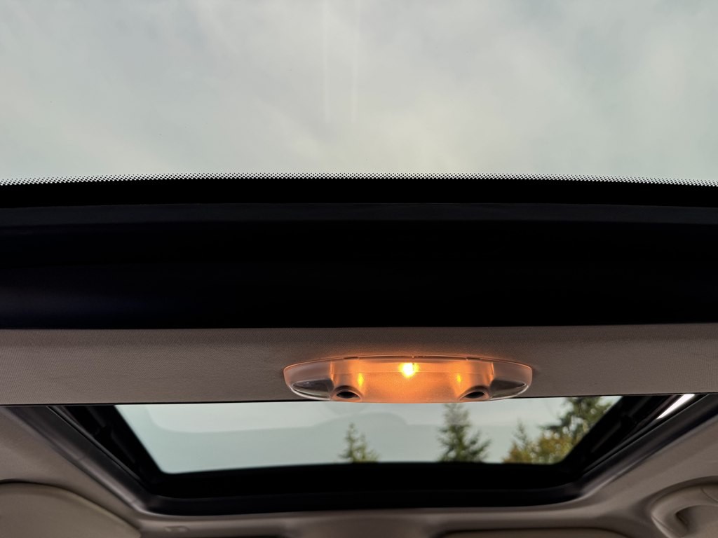 2014 MINI Cooper Image 22