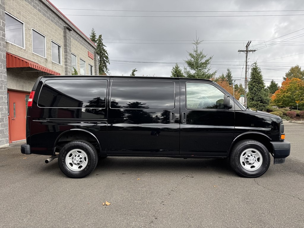 2017 Chevrolet Express Image 2