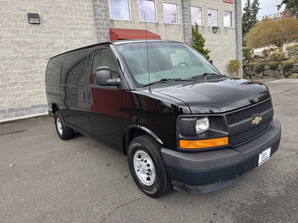2017 Chevrolet Express Image 7