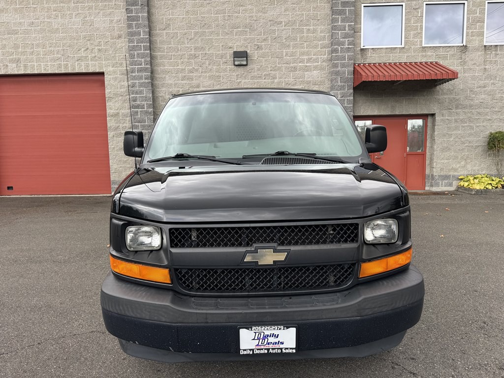 2017 Chevrolet Express Image 10