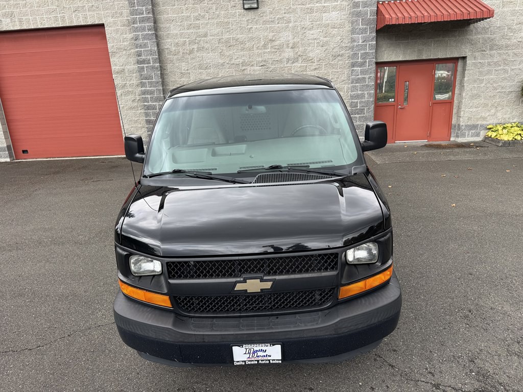 2017 Chevrolet Express Image 11