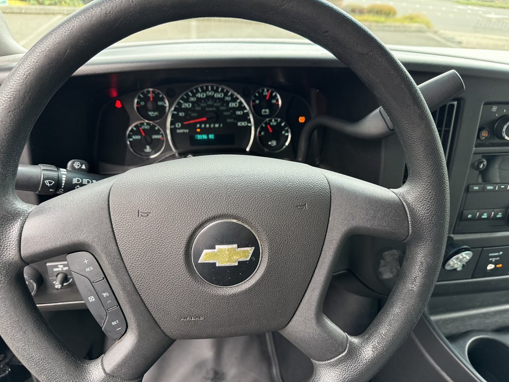 2017 Chevrolet Express Image 15