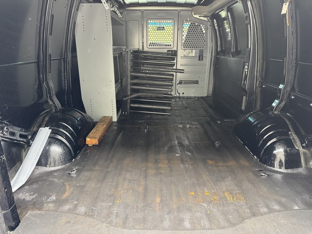 2017 Chevrolet Express Image 19