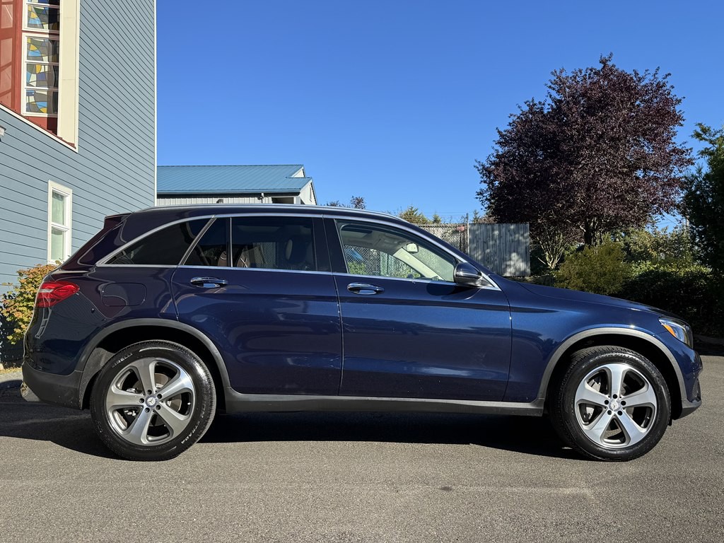 2016 Mercedes-Benz GLC-Class Image 2