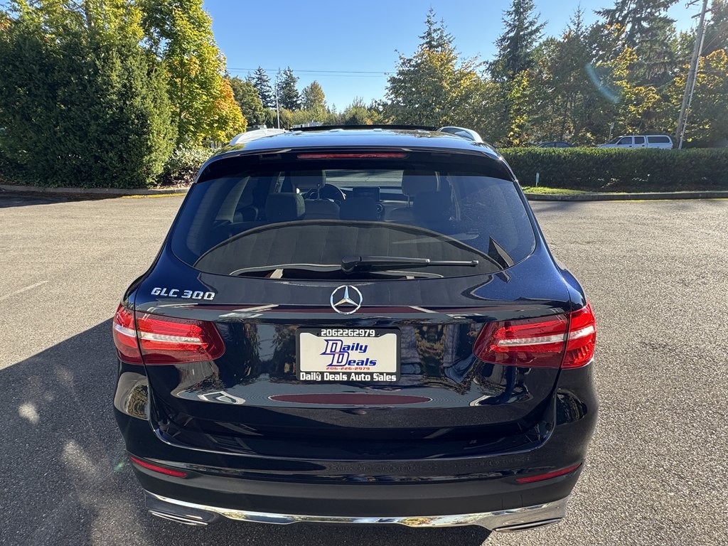 2016 Mercedes-Benz GLC-Class Image 10