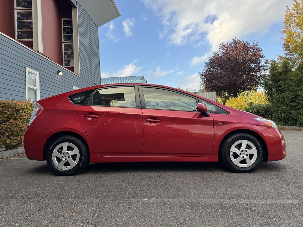 2015 Toyota Prius Image 2