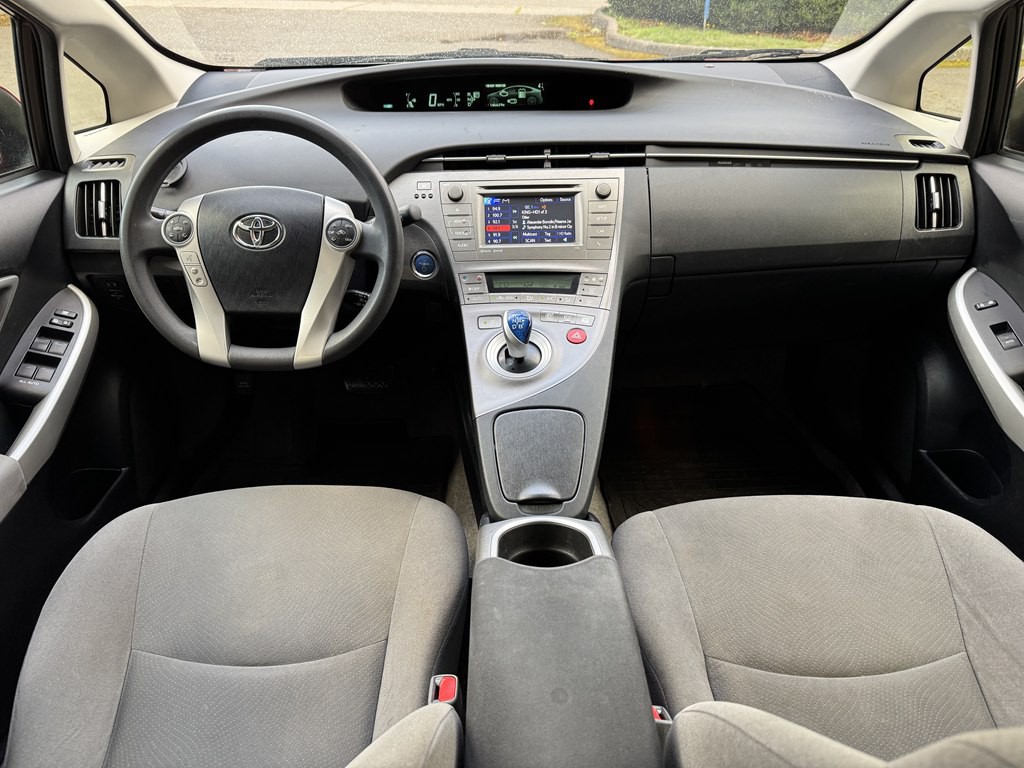2015 Toyota Prius Image 14